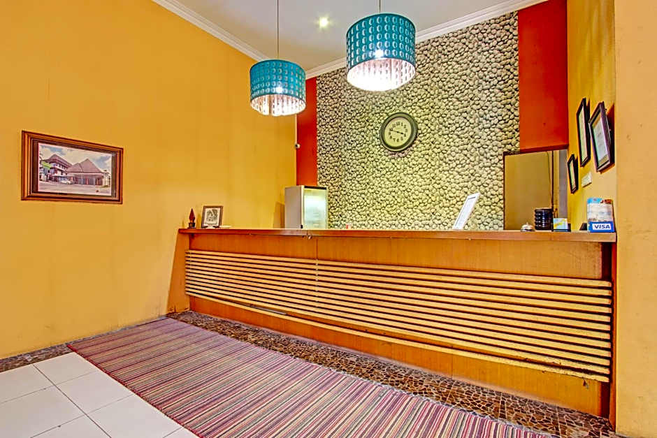 Super OYO Capital O 93240 Candra Dewi Hotel