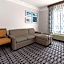La Quinta Inn & Suites by Wyndham Deer Park