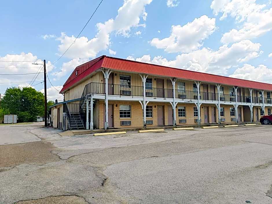 Woodfield Inn & Suites Hotel O, Yoakum TX 111