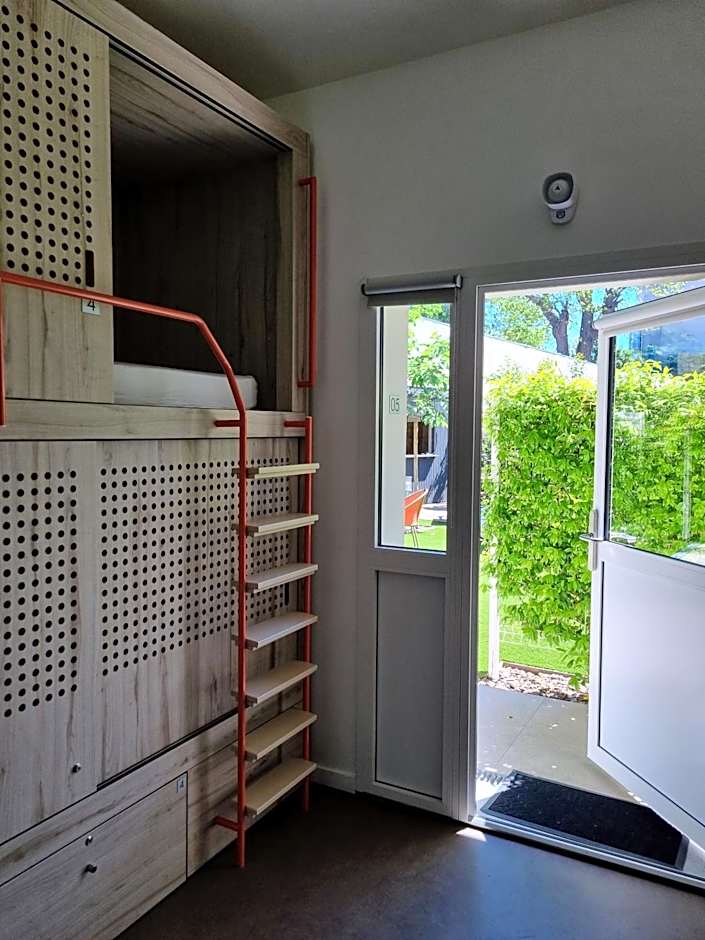 Bloom Hostel Bar & Garden