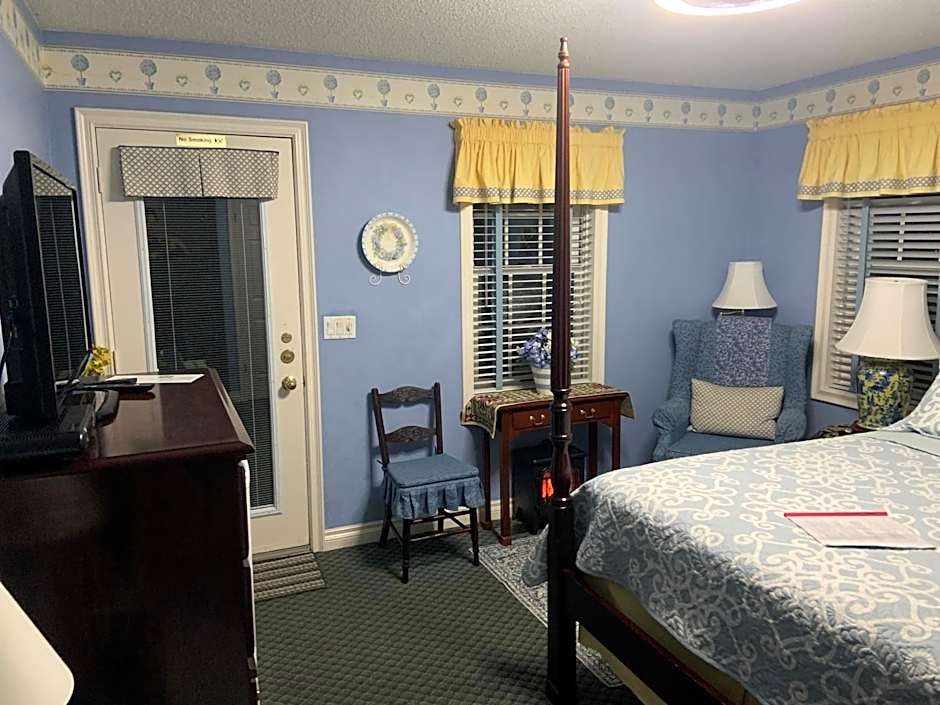 WeatherPine Inn