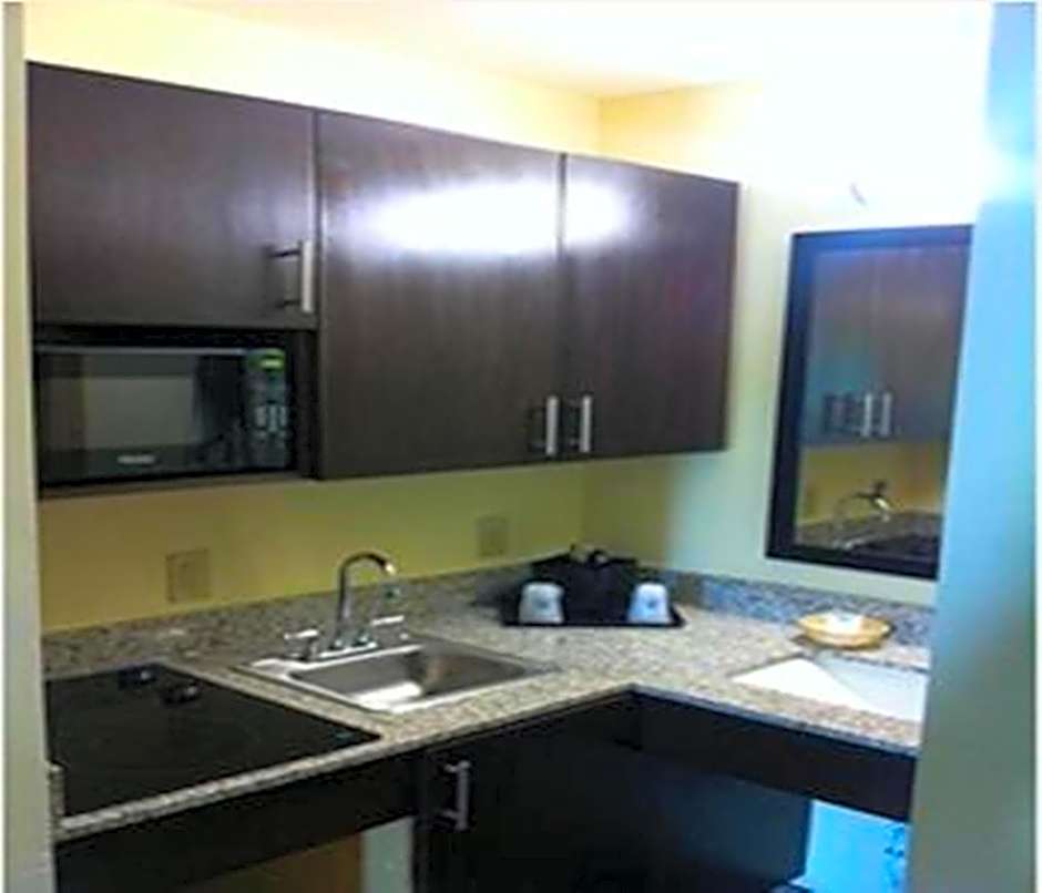 Americas Best Value Inn & Suites Lake Charles at I-210 Exit 11