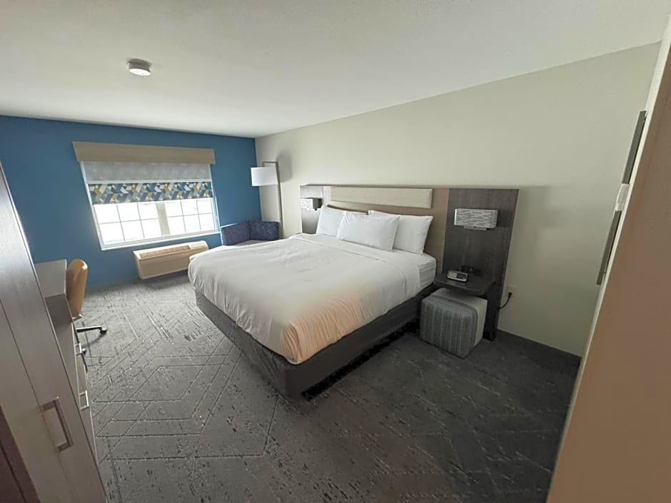 Holiday Inn Express & Suites Port Washington By IHG