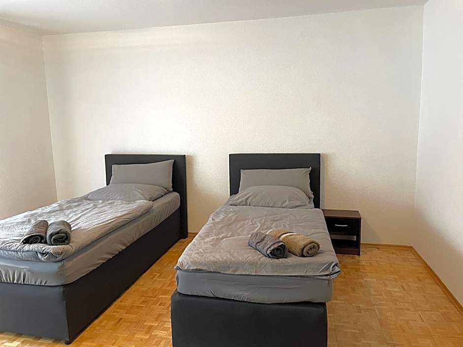 Parkplätze, Einzelbetten, 2 TVs, Balkon, Terrasse, fast Wi-Fi bis zu 1000 Mbit, Homeoffice