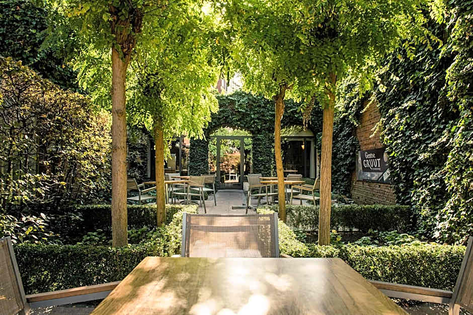 Castelnou Aparthotel