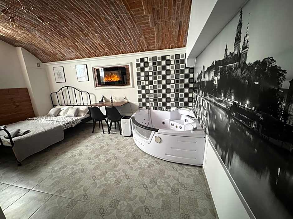 UNDERGROUND Jacuzzi Rooms