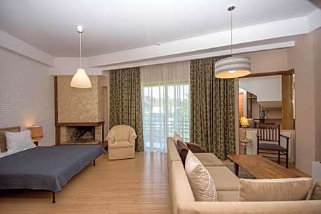 Deluxe Quadruple Room