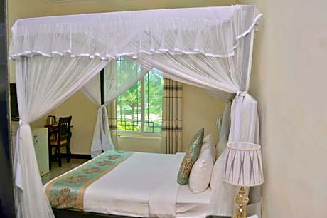 King Room with Garden View