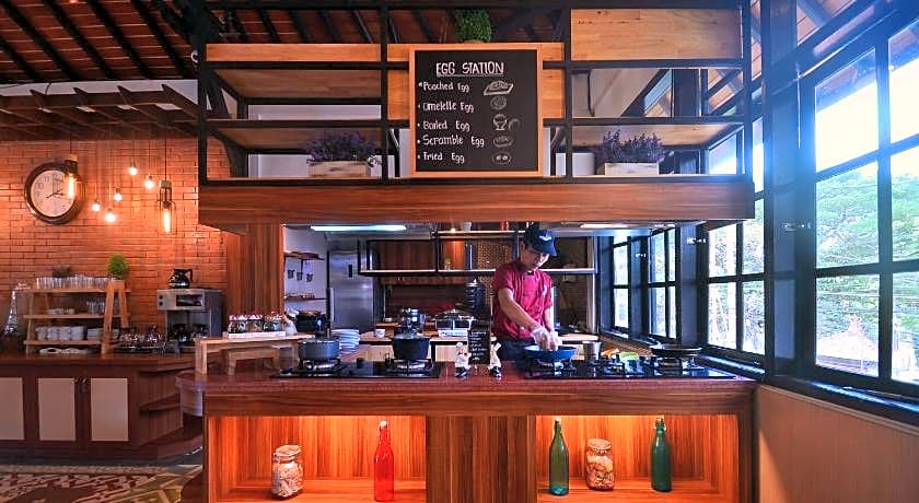 Ari Putri Hotel