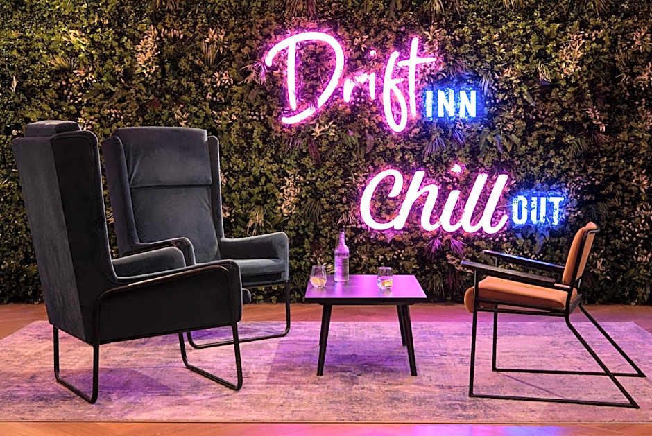 Drift Inn formerly the Waterfront Hotel