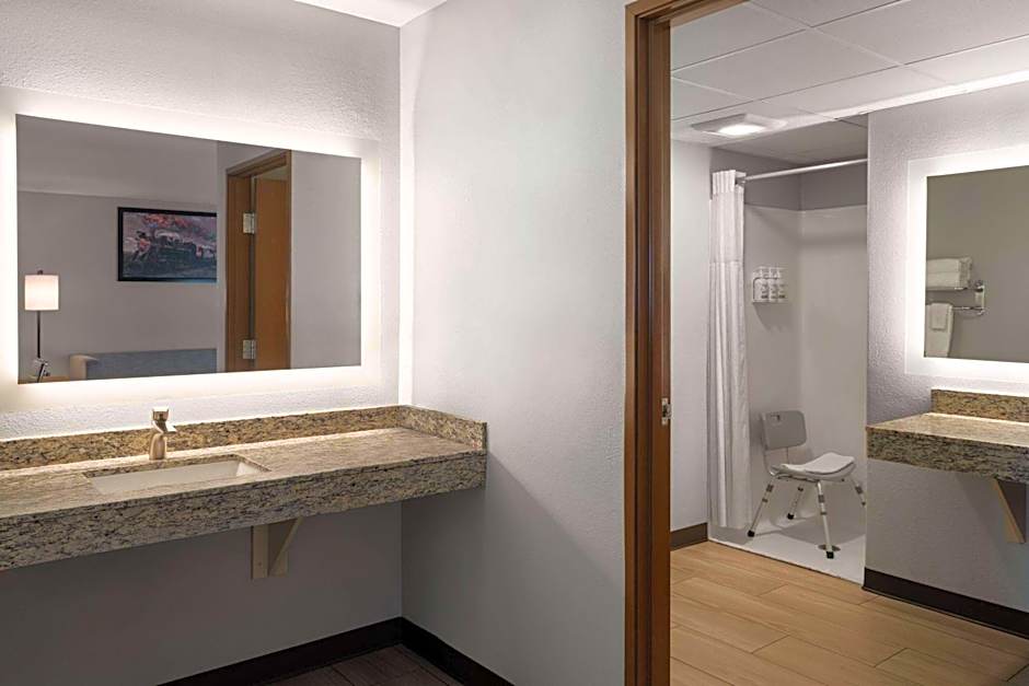 AmericInn by Wyndham Beaver Dam