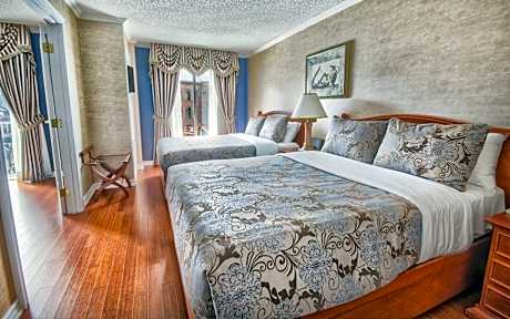 Exterior View Family Suite, 2 Queen and 1 Sofa-Bed