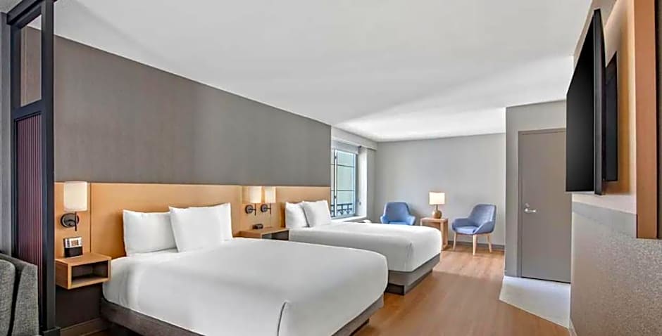 Hyatt Place Riverside Downtown