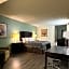 Days Inn by Wyndham Southern Hills/ORU