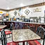 Days Inn & Suites by Wyndham Youngstown / Girard Ohio