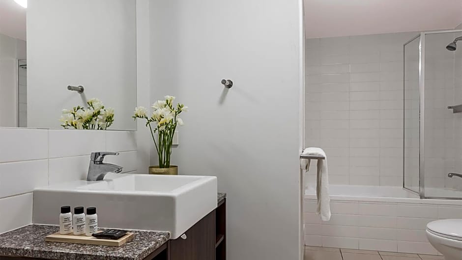 Oaks Brisbane Aurora Suites