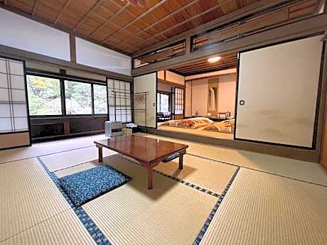 Japanese-Style Executive Room with Garden View-Shared Bathroom