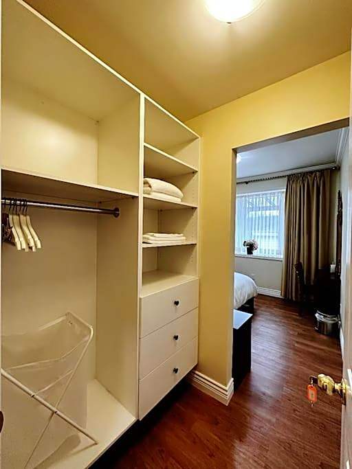 Super Cosy 8Bed & 6Bath in Vancouver heart near to airport and DownTown