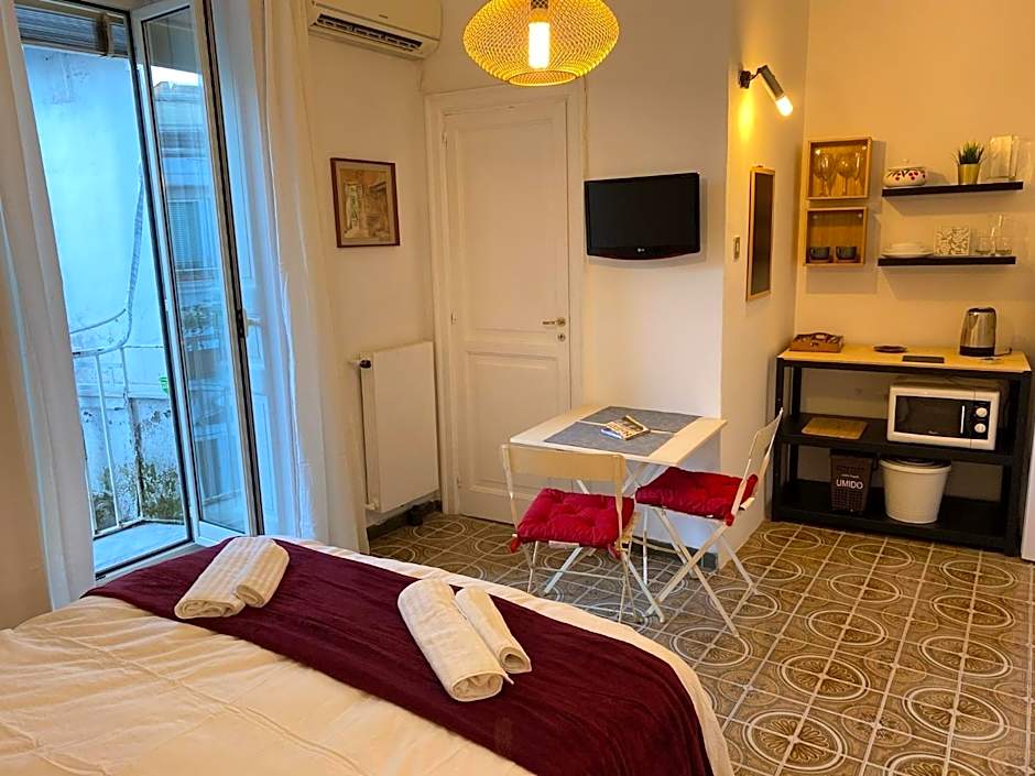 Rooms in San Domenico Maggiore 3