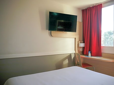1 Double Bed - Superior Room