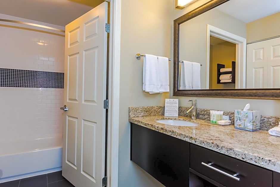 Staybridge Suites Grand Forks By IHG