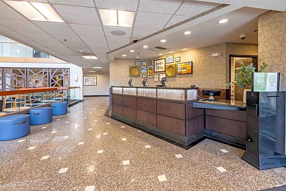 Drury Inn & Suites St. Louis Airport