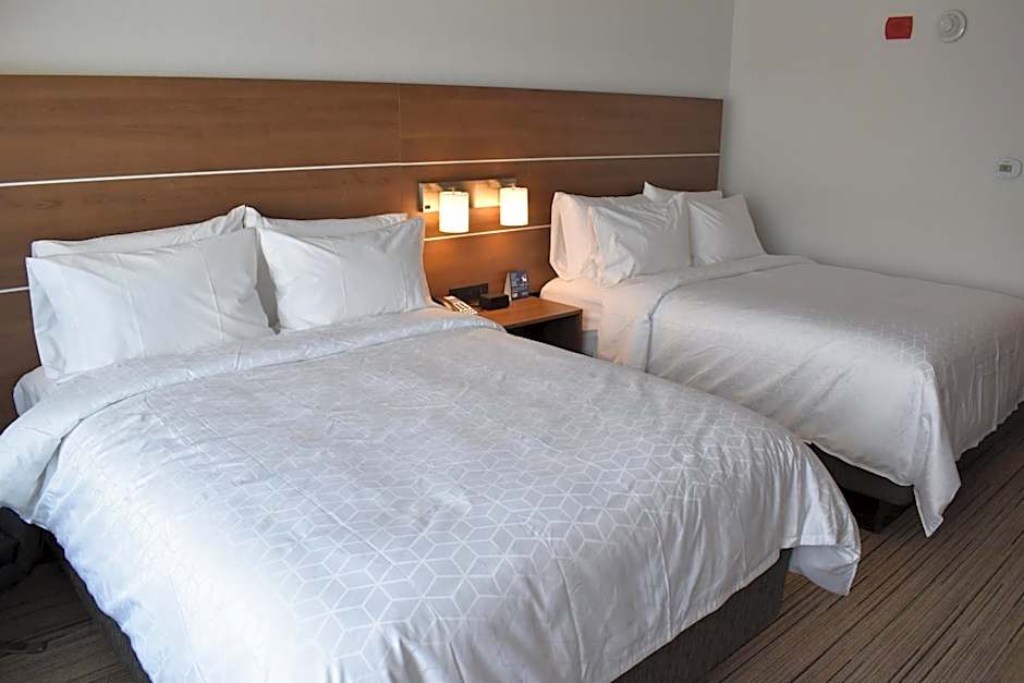 Holiday Inn Express And Suites Boston South - Randolph By IHG