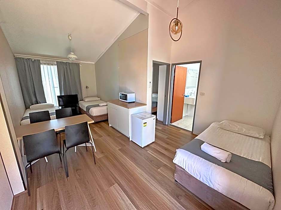 Spa Village Travel Inn