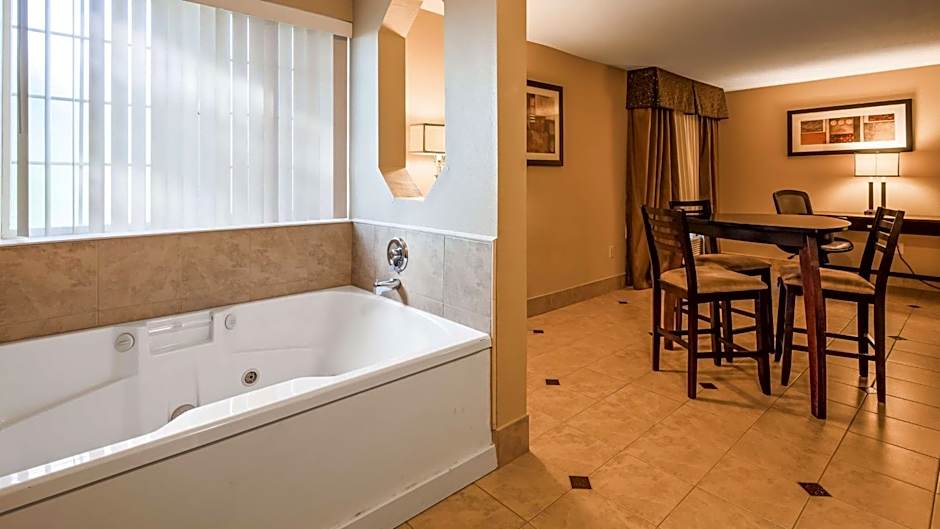 Best Western Plus Prairie Inn