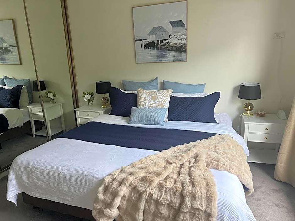 Hotel Style Monterey Guest Studio near Hospitals, Beach and Airport