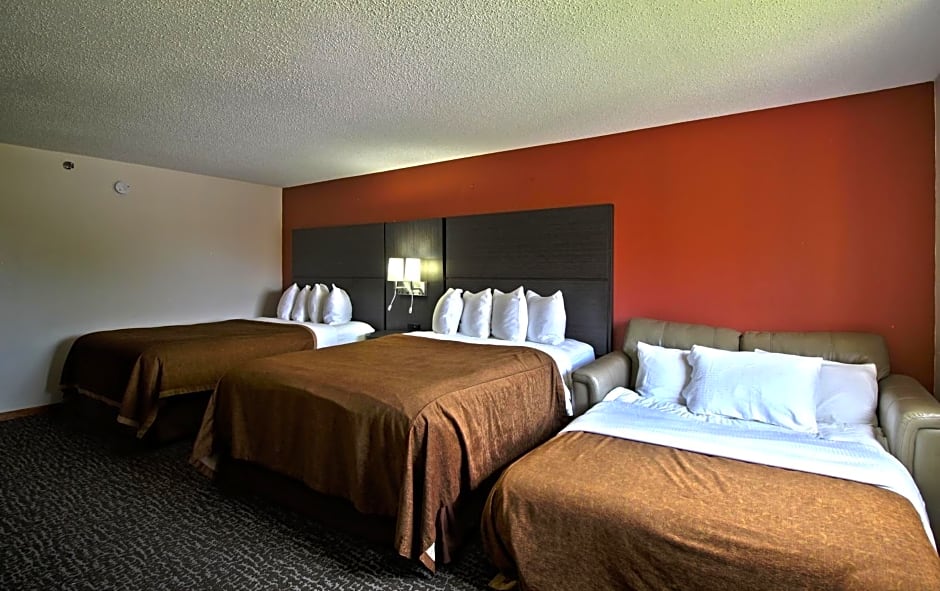 Chicago Club Inn & Suites