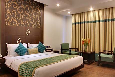 Premier King Room with Window & Free Airport Pick-up