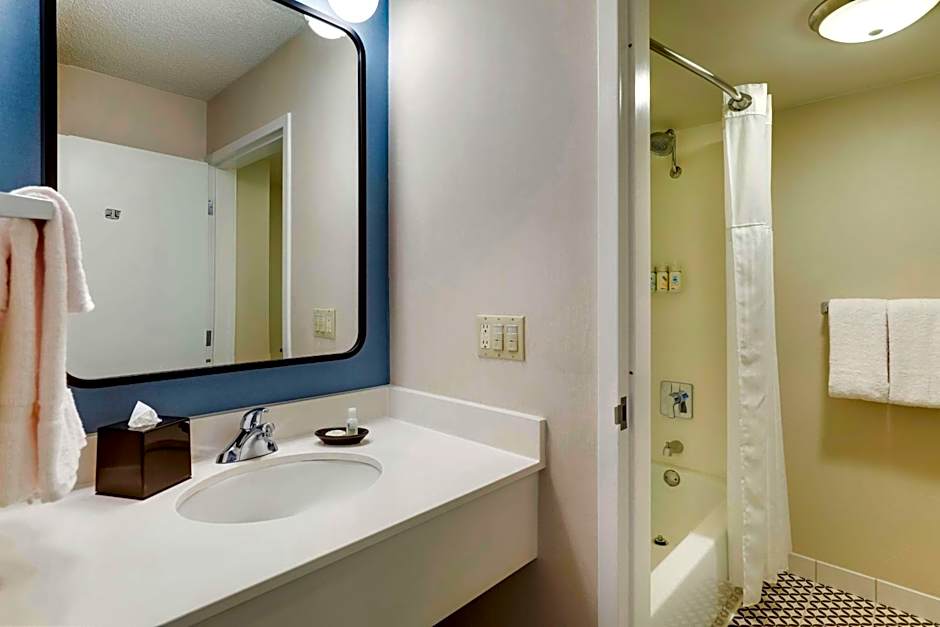 Sonesta Select San Francisco Airport Oyster Point Waterfront