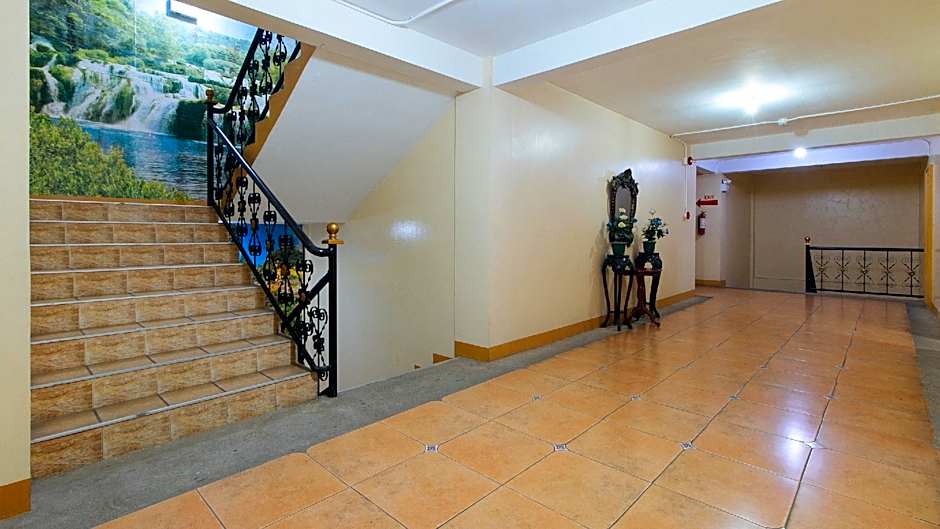 RedDoorz @ Golden Park Inn La Union