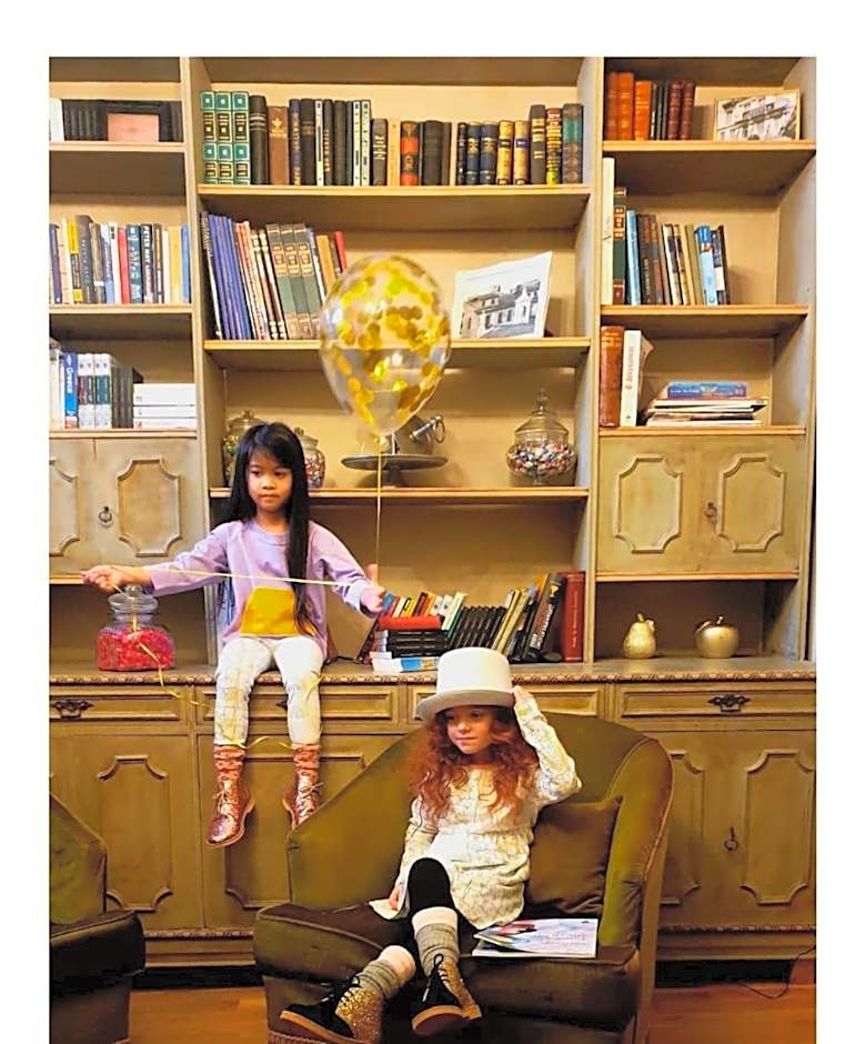 Emporikon Athens Hotel