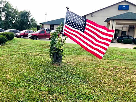 Pinckneyville Inn and Suites