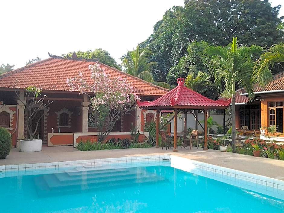 Keyani Bungalows