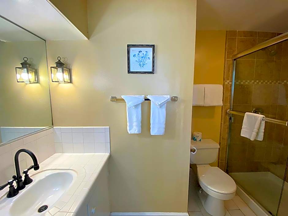 Carmel Green Lantern Inn