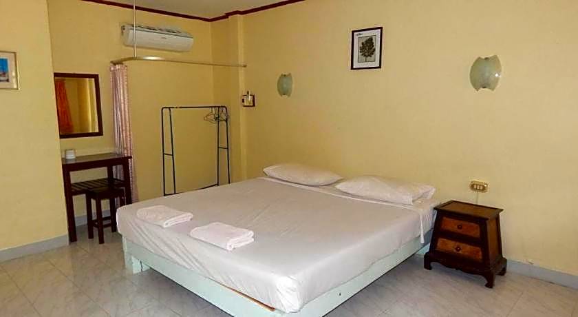 Jinta Hotel Nathon Beach