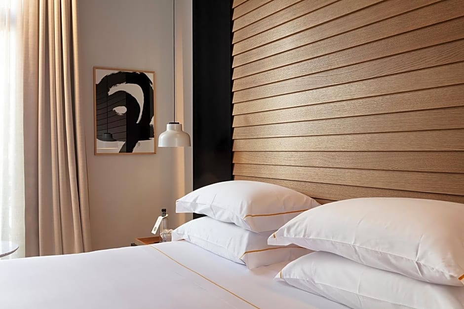 Hotel Advance