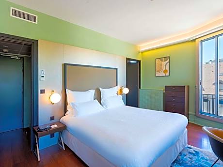 Deluxe Double Room with Balcony - Lake Side