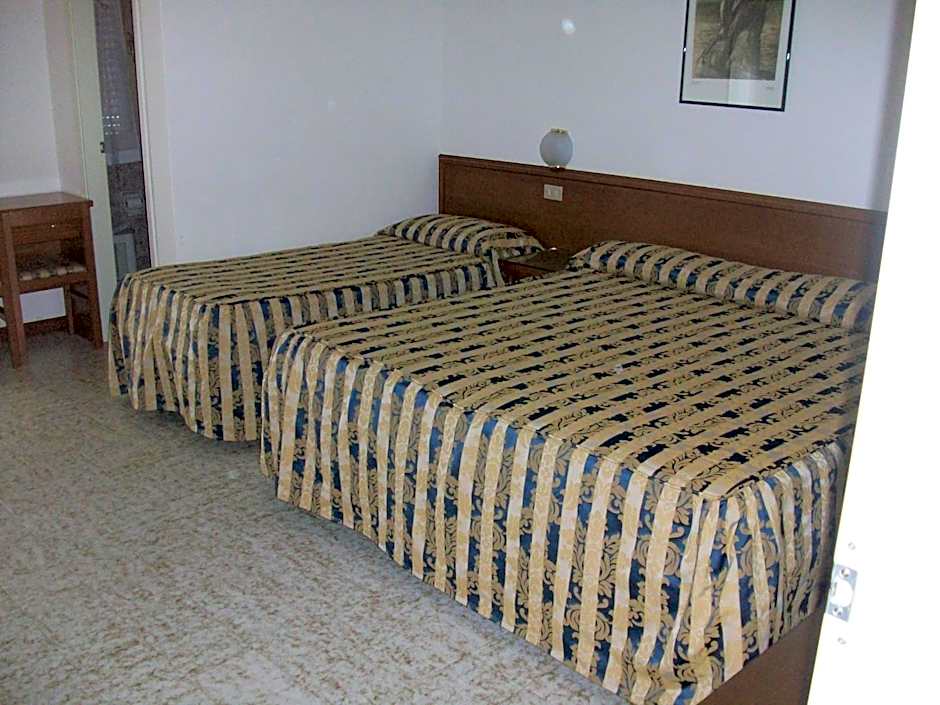 HOTEL SANTOROTTO di FABIO TERROSI