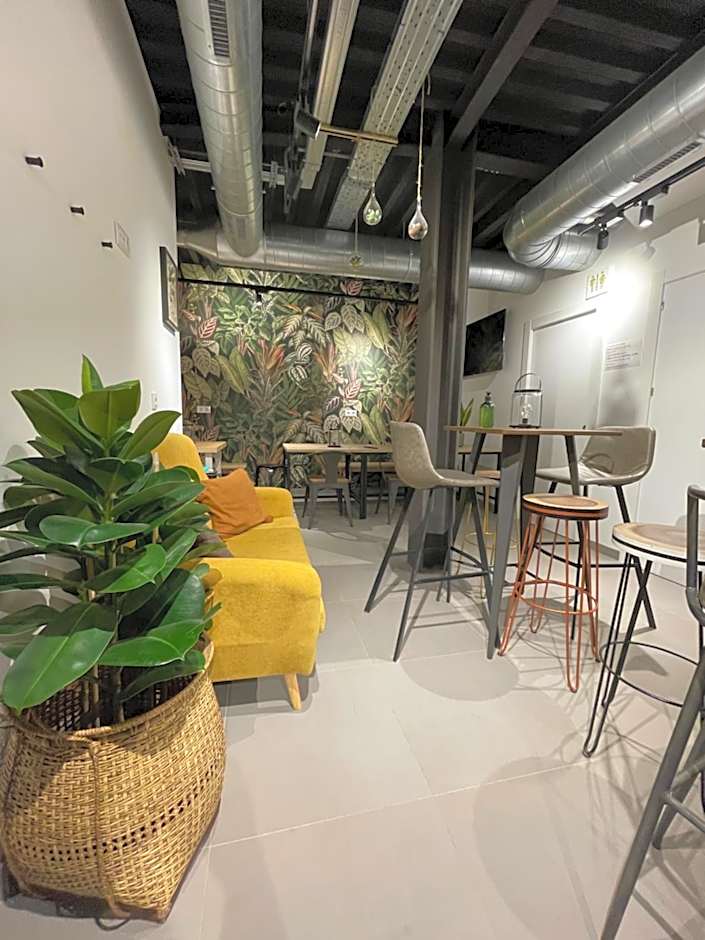 VTZ The Botanic Hostel