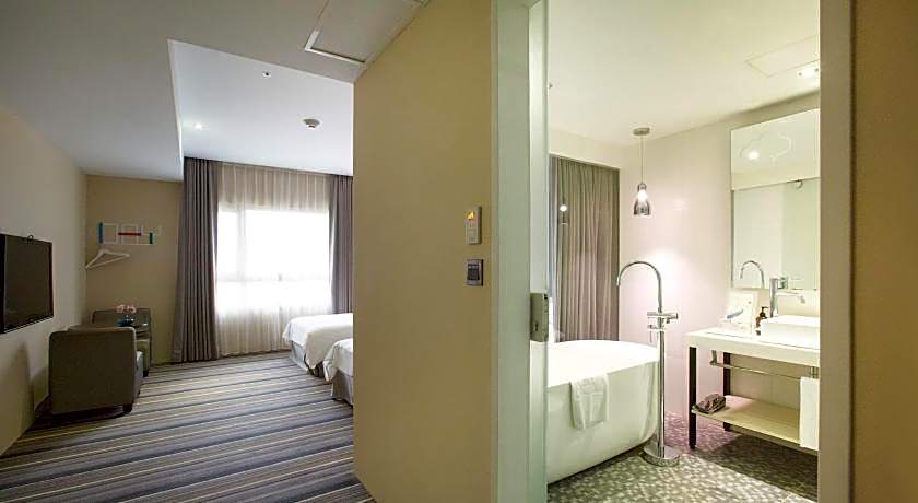 Hotelday Plus Tamsui