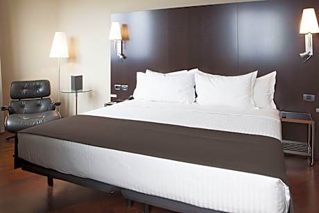 Standard Room, 1 Queen Bed
