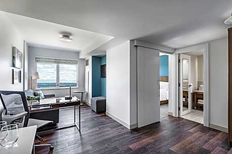 Suite, 1 Bedroom (1 King Bed and 1 Double Sofa Bed)