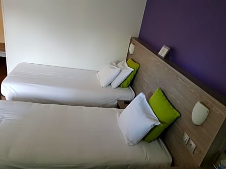 Standard Room - 2 Single Beds 1 Junior Bed Up To 10 Years