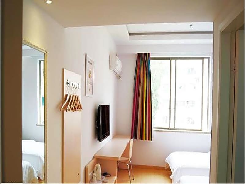 7 Days Inn Qingdao Haiyunan Xinglong Road