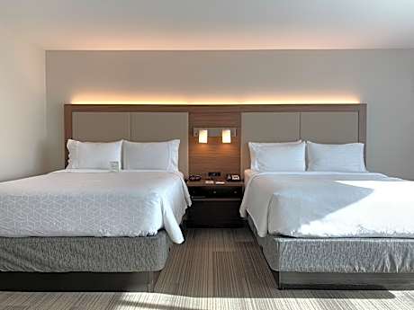 Double Room with Two Double Beds - Hearing Accessible/Non-Smoking