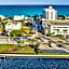 Walkabout 5 Retro Hotel on the beach with live music and a bar
